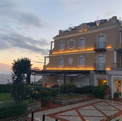 LUNA, Capri orari di apertura