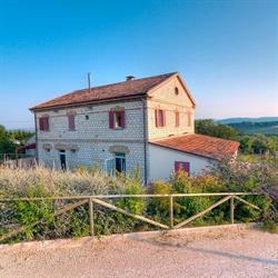 Agriturismo Casa Rossi - Ristorante e Camere a Numana, orari di apertura