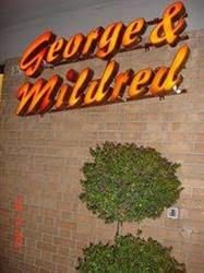George e Mildred SRL, Carpi orari di apertura