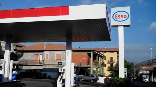 Distributore Esso Di Abate Giosuè, Bronte orari di apertura