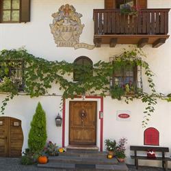 Weingut-Garni Popphof - Popphof Tenuta Garni, Marlengo orari di apertura