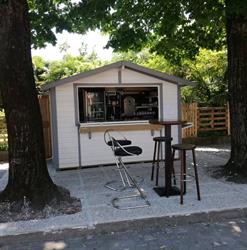 Bar Oasi, Pocenia orari di apertura