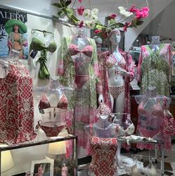 Oissala Di Chiozzone Maria Grazia Vendita Biancheria Costumi Da Bagno, Alassio orari di apertura