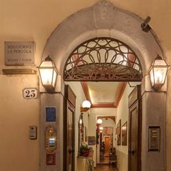 Soggiorno La Pergola Di Barlozzi Letizia, Firenze orari di apertura