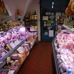Claudio E Adele Salumi E Formaggi, Albenga orari di apertura