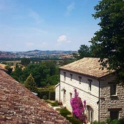 Valcastagno Relais & Residence, Numana orari di apertura