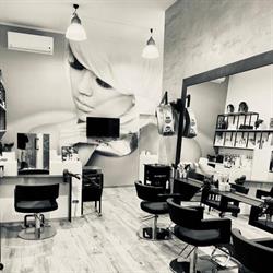 Zora Laura, Nova Milanese orari di apertura
