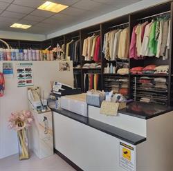 Tintoria Ideal, Lecco orari di apertura