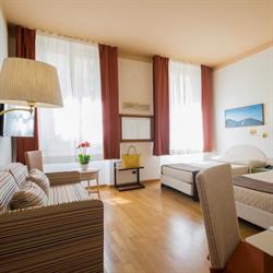 Piazza Paradiso Accomodation, Siena orari di apertura