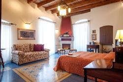 VinsLounge Bed and Breakfast, Barletta orari di apertura