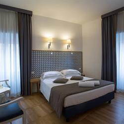 Floris Hotel, Roma orari di apertura