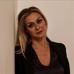 Monika Novak - Property Finder, Cecina orari di apertura