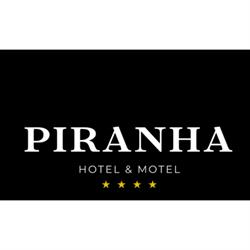 Motel Piranha, Orfengo orari di apertura
