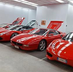 Autocarrozzeria La Perla, Capanne orari di apertura