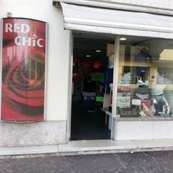 Red Chic, Laives orari di apertura