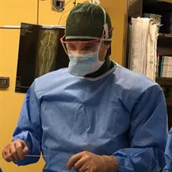 Dr. L. LEONE - Chirurgo Vascolare Angiologo. Trattamento di Aorta, Carotidi, Piede diabetico, Varici, Curno orari di apertura