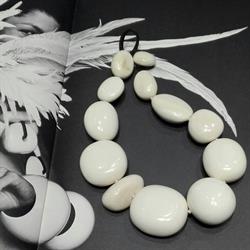 MONIES - collezione Gioielli artigianali, designer di gioielli luxury, fashion, Milano orari di apertura