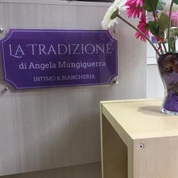 La Tradizione, di Angela Mungiguerra, Napoli orari di apertura