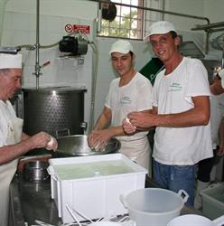 L'Artigiano Del Latte, Giovinazzo orari di apertura