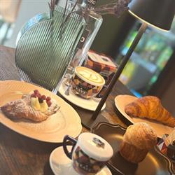 Coccole e Sapori, Scerne orari di apertura