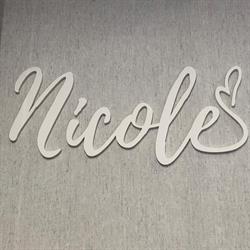 Nicole Perle, Latina orari di apertura