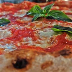 L'angolo della pizza da Franco e Giulia, Pietracuta orari di apertura