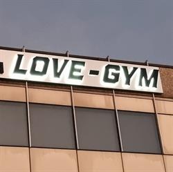 Love Gym, Origgio orari di apertura