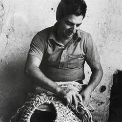 Bottega artigiana Adolfo Cazzato Quarta generazione cesti tappeti tende di, Specchia orari di apertura