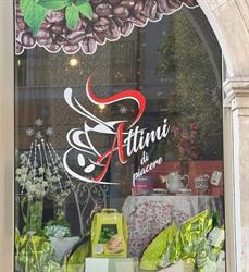 Attimi di piacere, Ittiri orari di apertura