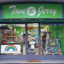 TOM & JERRY, Cislago orari di apertura