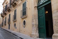 Palazzo Tasca, Noto orari di apertura