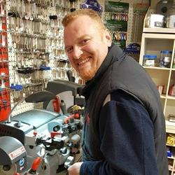 Erreferr, Carcare orari di apertura