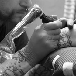 Wet paint tattoo, Brunico orari di apertura