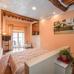 Micheli Suite Anfiteatro Square, Lucca orari di apertura