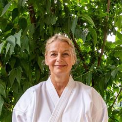 Francesca Zucchelli, Naturopata, Docente di Shiatsu, Riflessologia plantare e Fiori di Bach, Prato orari di apertura