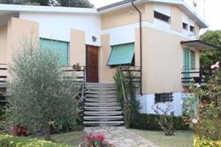 La Casa di Carlotta, Lucca orari di apertura