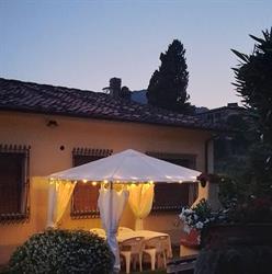 Casa Vacanze I Cipressi , piscina panoramica e vista su vigneti, Lucca orari di apertura