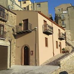 B&B Porta Baciamano, Geraci Siculo orari di apertura