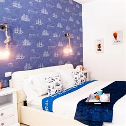 Love Boat b&b Napoli, orari di apertura