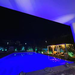 White House Luxury Hospitality, Olbia orari di apertura