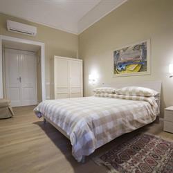 B&b IL CENTRALE THE BEST CHOICE, Chiaia orari di apertura