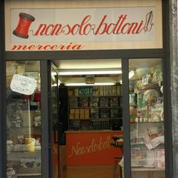 NonSoloBottoni, Genova orari di apertura