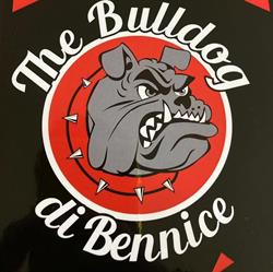 The Bulldog Smile, Vittoria orari di apertura