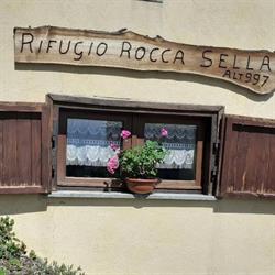 Rifugio Rocca Sella, Caprie orari di apertura