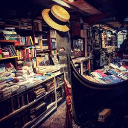 libreria Acqua alta, Castello orari di apertura