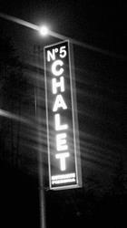 N.5 Chalet, Vaglia orari di apertura