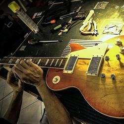 Bedini Custom Guitars, Ferrara orari di apertura