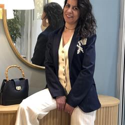 Jenni B. (Ombra), Parma orari di apertura