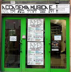 Accademia Musica è, Napoli orari di apertura