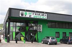 Arrestati e Vestiti, Urbania orari di apertura